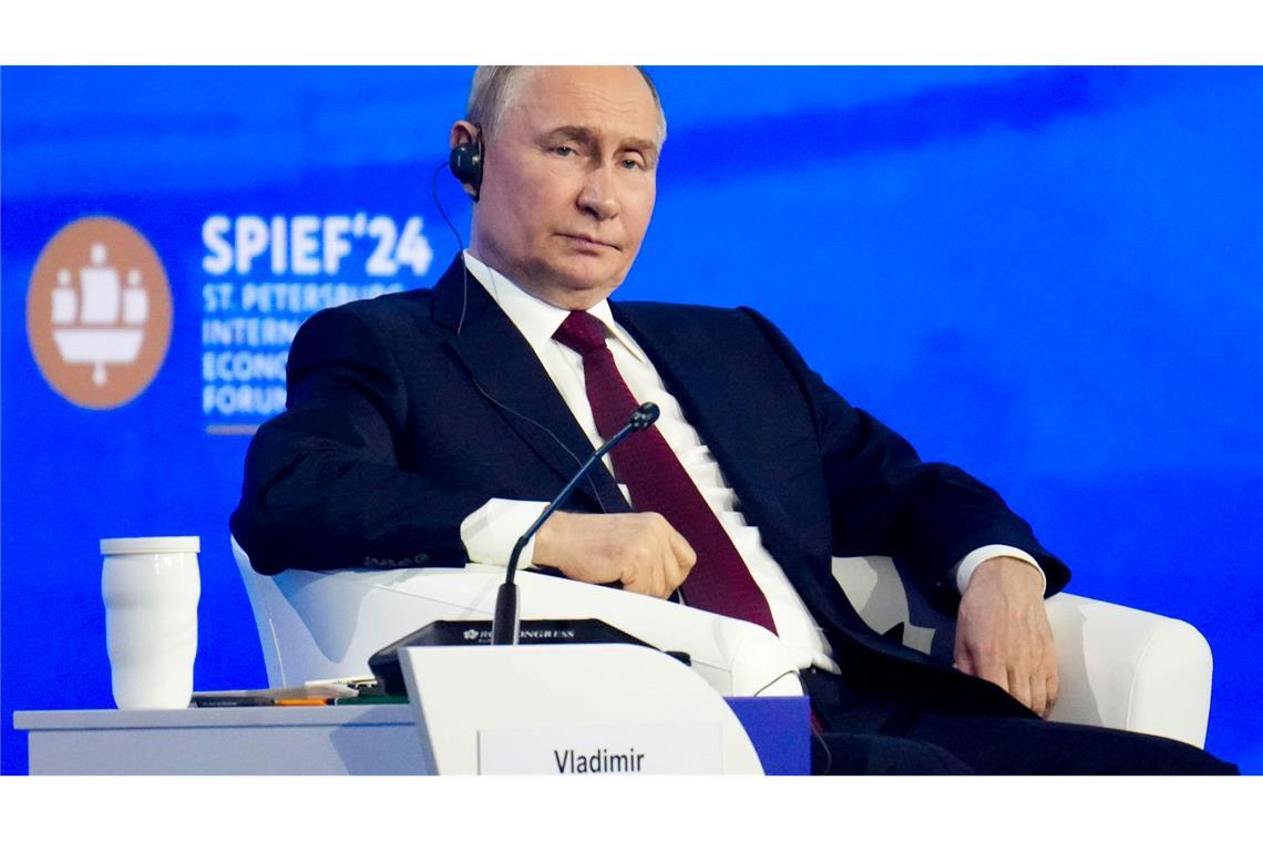 Die Ukraine begehe derzeit "terroristische Verbrechen", findet Kreml-Chef Wladimir Putin. (Archivbild)