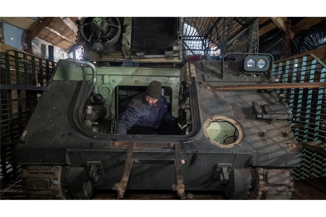 Die Ukraine verteidigt sich auch gegen Moskauer Pläne, ihre Regierung zu stürzen.