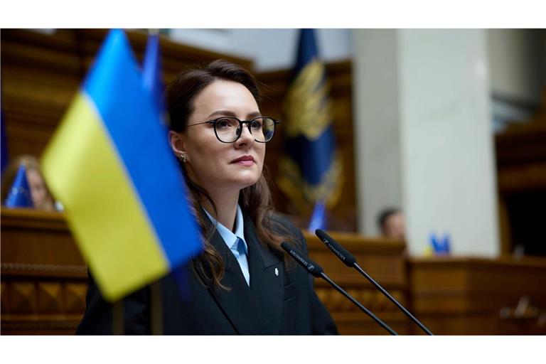 Die ukrainische Regierungschefin Julia Swyrydenko hat eine schärfere Kontrolle von Staatsbetrieben angekündigt. (Archivbild)