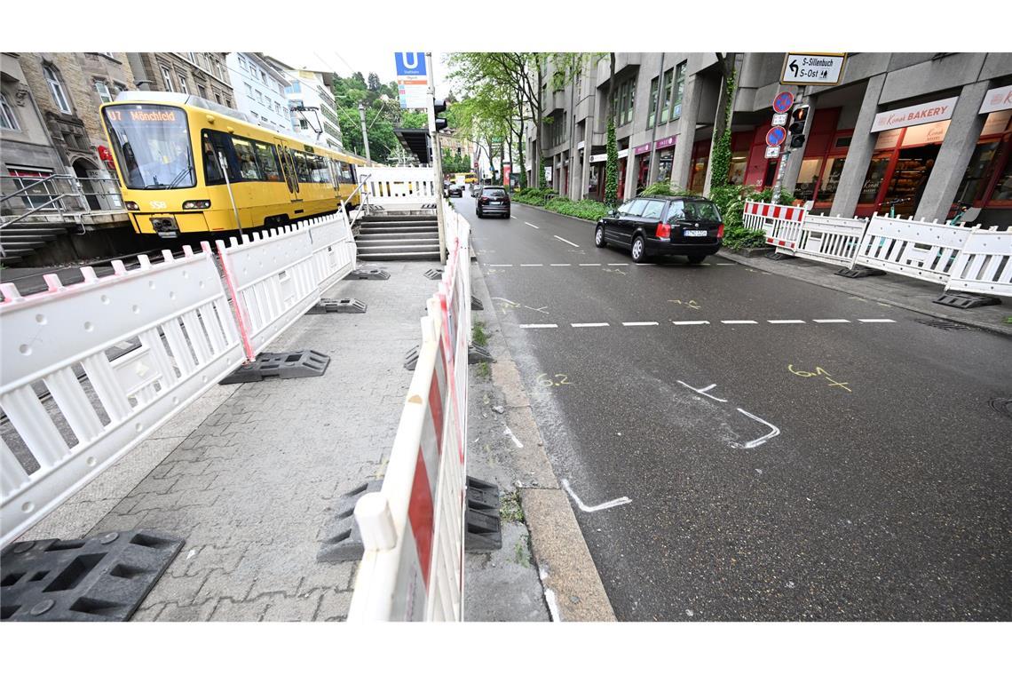 "Fassungslos und tief betroffen" - Unfallfahrer äußert sich Die Unfallstelle ist abgesichert.