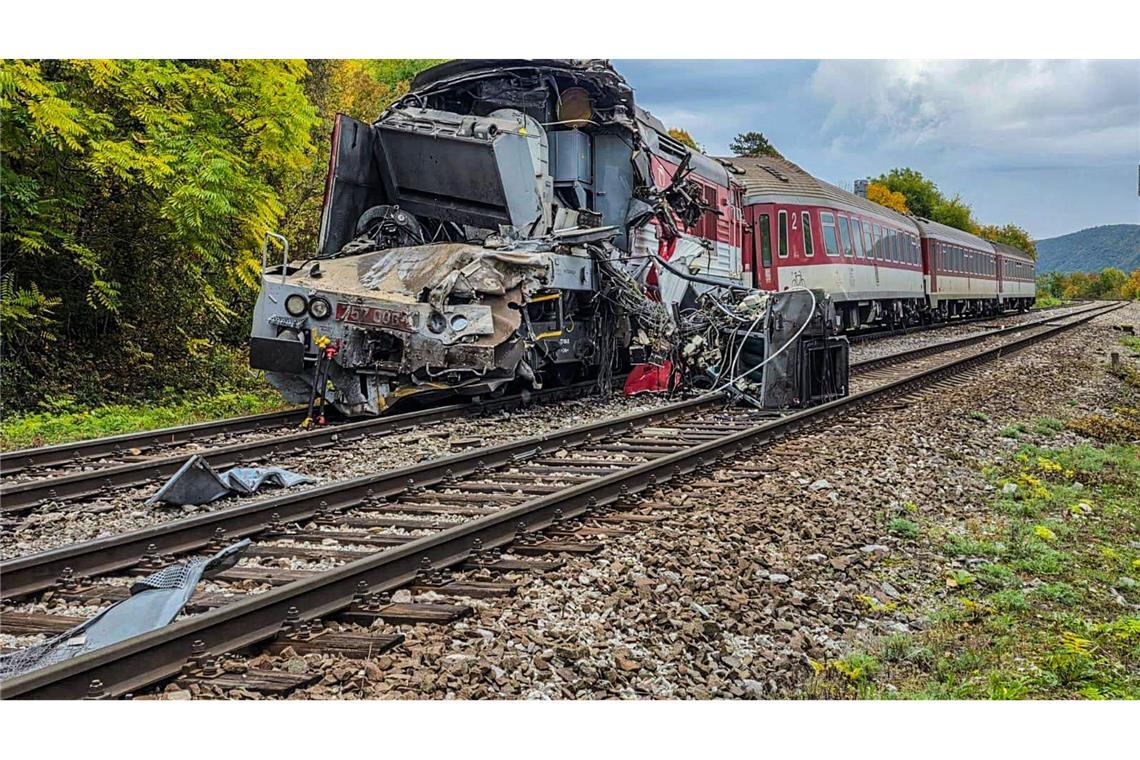 Die Unfallstelle nach dem Zusammenstoß zweier Schnellzüge.