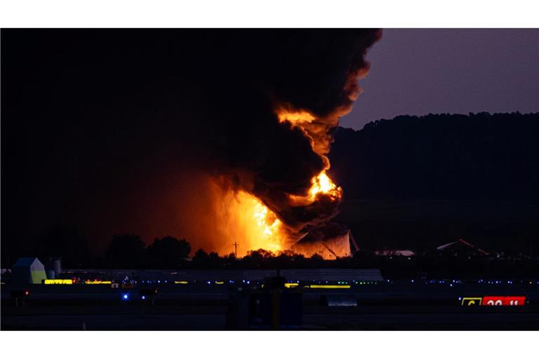 Die Ursache des Flugzeugabsturzes war zunächst unklar.