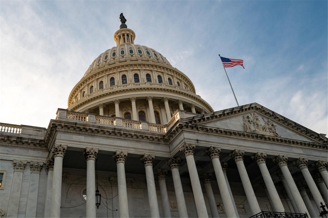Erster Shutdown der US-Regierung seit sechs Jahren Die US-Bundesregierung ist nach gescheiterten Haushaltsverhandlungen heruntergefahren. Welche Folgen hat der Stillstand für Bürger, Behörden und Wirtschaft?
