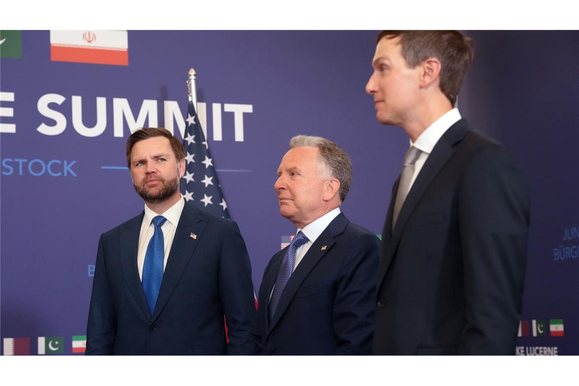 Die US-Delegation führt Vizepräsident JD Vance (l) an.