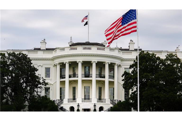 Die US-Regierung schränkt die Bewegungsfreiheit von Journalisten auf dem Gelände des Weißen Hauses weiter ein.