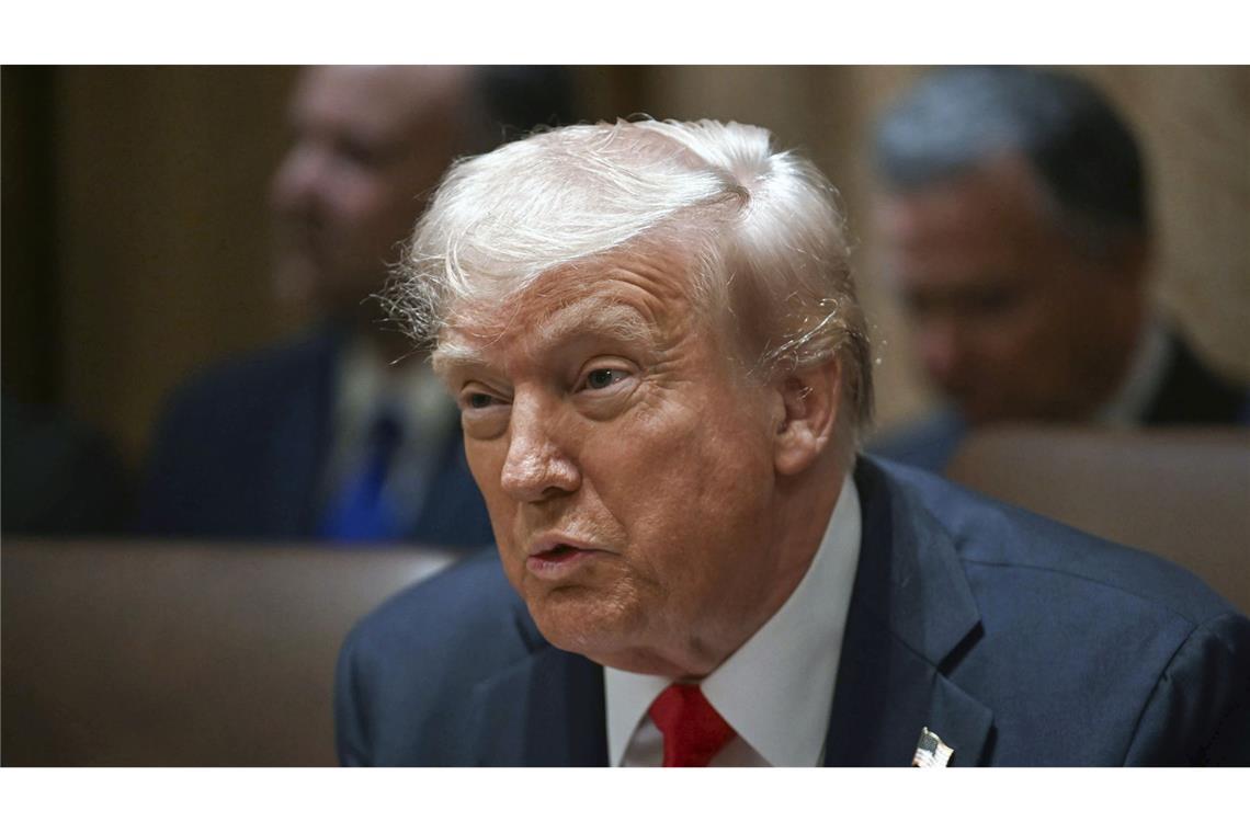Trump-Regierung gewährt US-Autoherstellern Aufschub Die US-Regierung unter Donald Trump hat Zölle für Waren aus Kanada und Mexiko verhängt.
