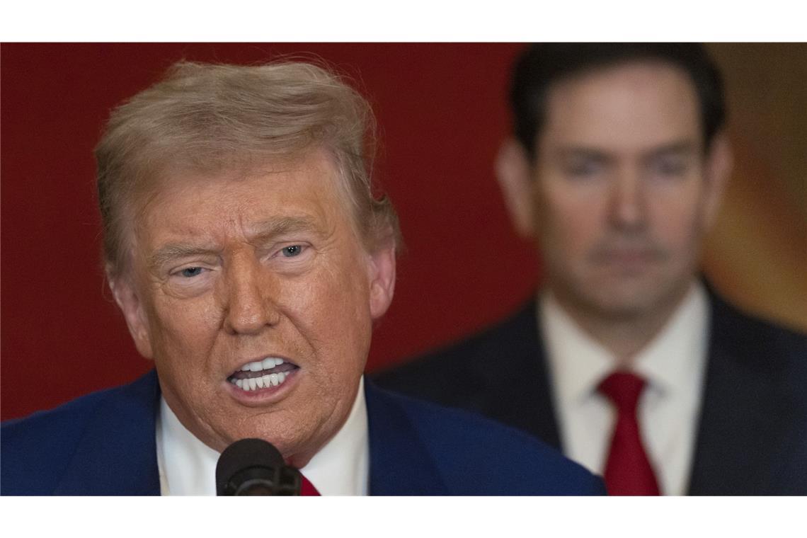Trump signalisiert Unterstützung für Machtwechsel im Iran Die USA rechtfertigen ihre Angriffe auf die iranischen Atomanlagen mit der Gefahr einer nuklearen Bewaffnung Teherans.