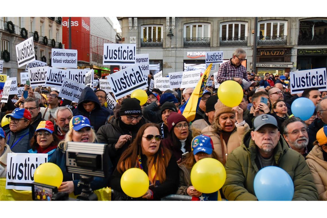Die Venezolaner stimmen mit den Füßen ab. Millionen von Menschen haben das südamerikanische Land seit dem Amtsantritt von Präsident Maduro verlassen. (Archivbild)