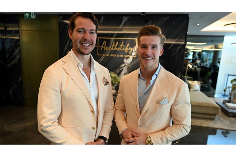 Die Verbraucherzentrale klagt gegen das Unternehmen Aesthetify von "Dr. Rick und Dr. Nick".