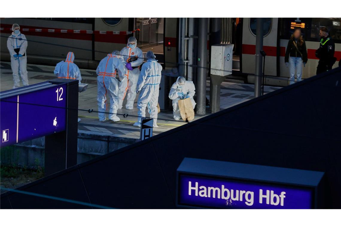 Messerangriff in Hamburg: Verdächtige war in Psychiatrie Die Verdächtige räumte die Tathandlung vor dem Haftrichter ein. (Symbolbild)