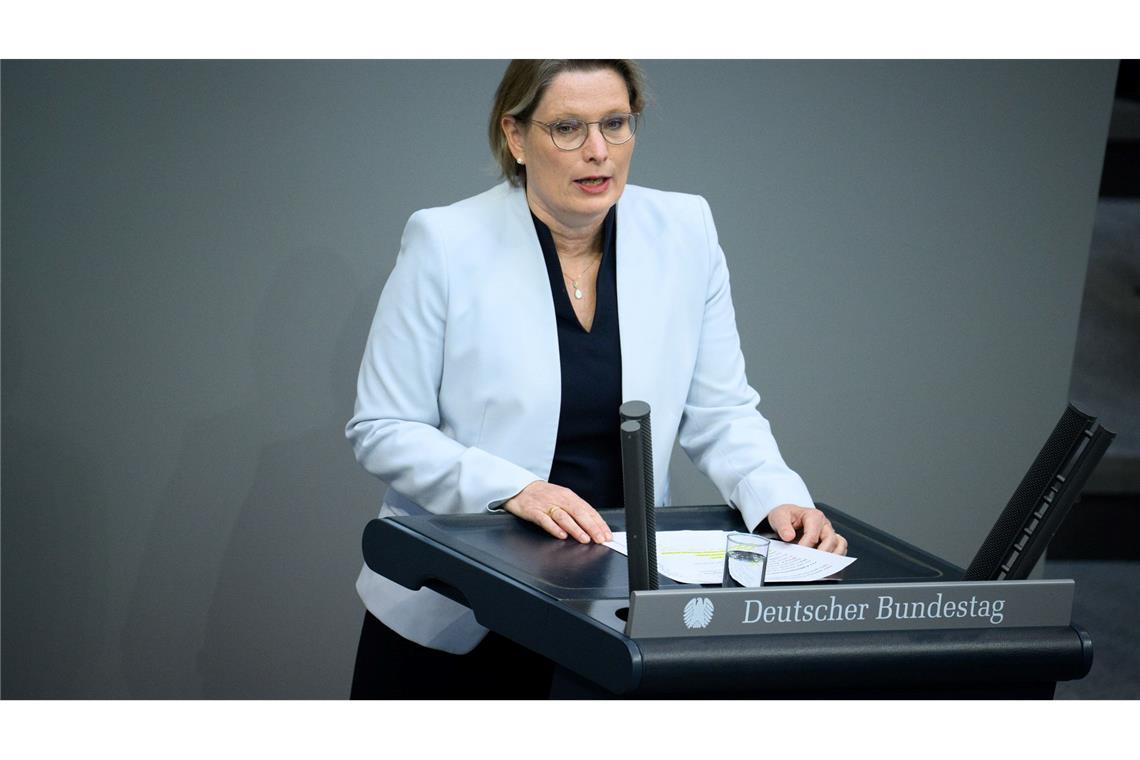 Die Vereinbarung des gemeinsamen Sorgerechts will Bundesjustizministerin Stefanie Hubig (SPD) für nicht verheiratete Eltern einfacher machen. (Archivbild)
