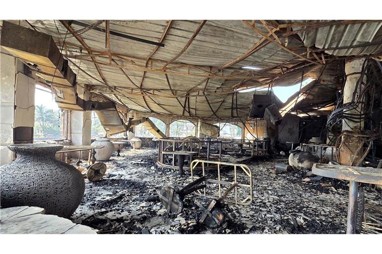 Die verkohlten Innenräume eines Nachtclubs, der am frühen Sonntag in Brand geraten war, sind in Arpora, Goa, zu sehen. (Foto aktuell)