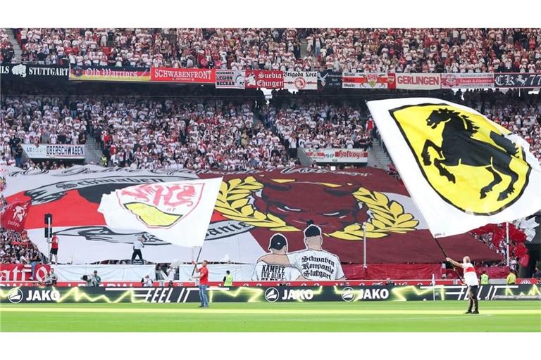 Die VfB-Fans zeigten beim Spiel gegen den BVB eine besondere Choreo.