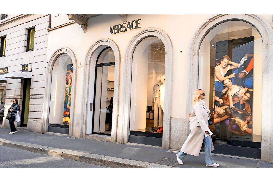 Die Via Montenapoleone in Mailand gilt als eine der exklusivsten und teuersten Einkaufsstraßen der Welt. Der Quadratmeter kostet dort fast 40 000 Euro.