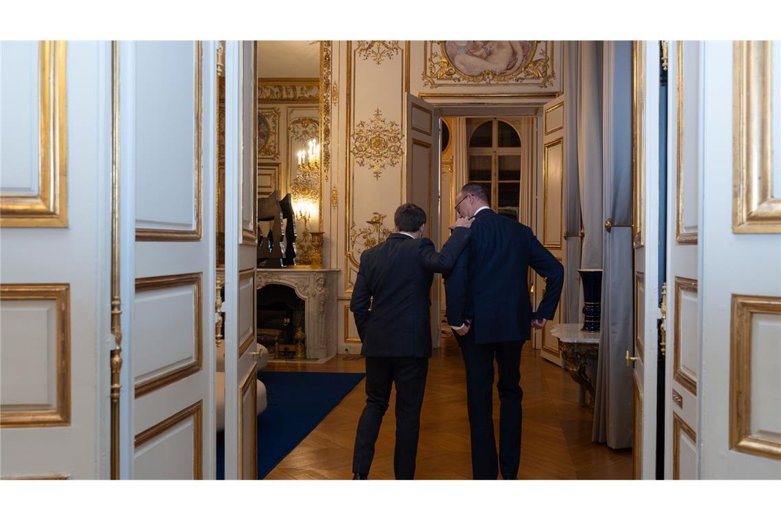 Bilder des Tages Die von der französischen Regierung verbreitete Aufnahme zeigt Unions-Kanzlerkandidat Friedrich Merz zu Besuch im Élysée-Palast mit dem französischen Präsident Emmanuel Macron.