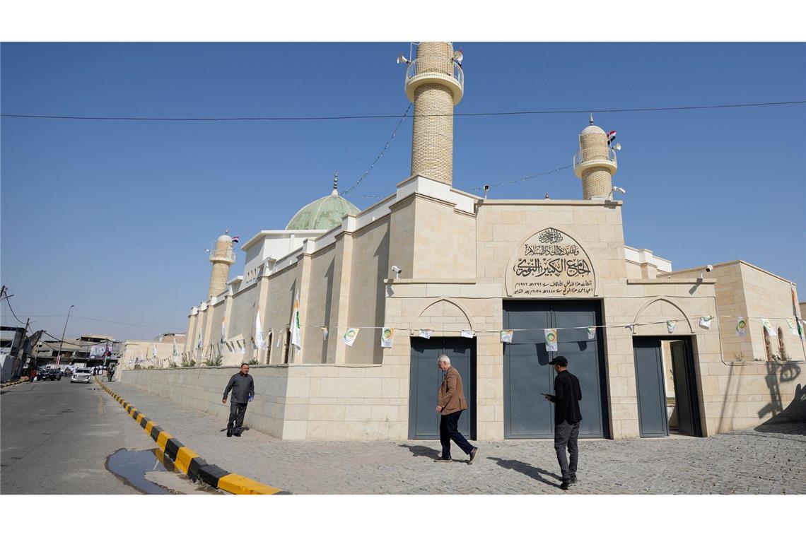 Vom IS zerstörte Moschee in Mossul wiedereröffnet Die von der Terrormiliz Islamischer Staat (IS) zerstörten Kulturstätten sind in jahrelangen Arbeiten restauriert worden.
