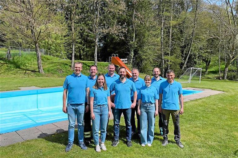 Die Vorstandschaft und das Team der Wasserfreunde freut sich auf die neue Saison (von links): Manuel Gruber, Ralph Wurst, Manuela Wurst, Markus Geiger, Jürgen Wurst, Achim Wurst, Johanna Wurst, Markus Schieber und Ulrich Kugler. Foto: Wasserfreunde Hinterwestermurr