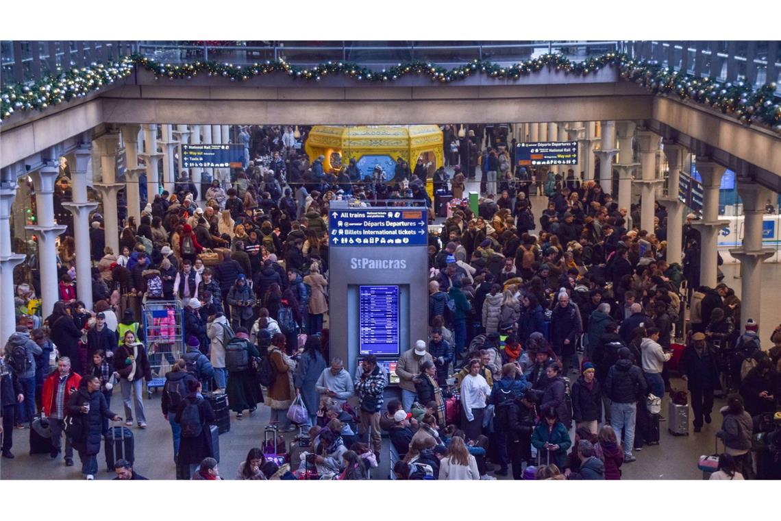 Die vorübergehende Sperrung des Eurotunnels dürfte vielen Menschen die Silvesterpläne durchkreuzt haben.