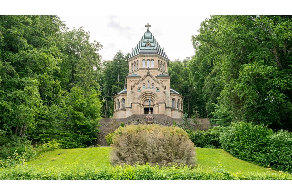 Die Votivkapelle am Ufer des Starnberger Sees wurde in Erinnerung an den "Märchenkönig" nach seinem Tod erbaut.