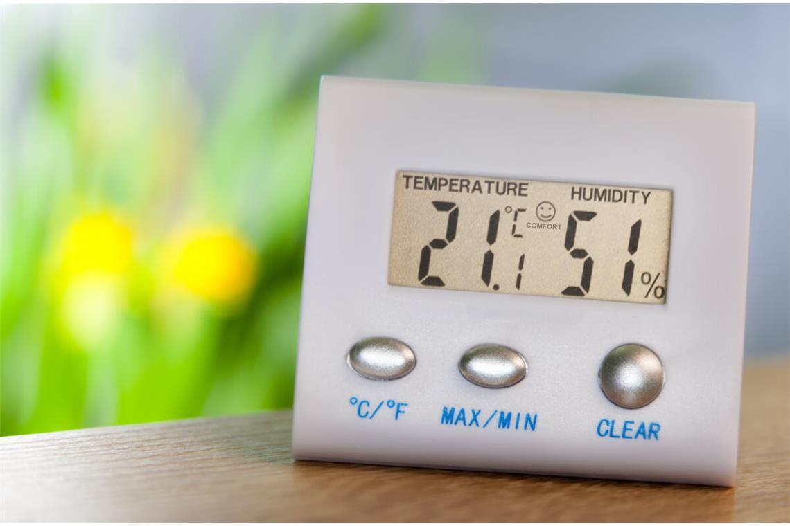 Die wirksamsten Tipps, um die Luftfeuchtigkeit in Räumen zu erhöhen im Überblick. So sorgen Sie für ein gesundes Raumklima.