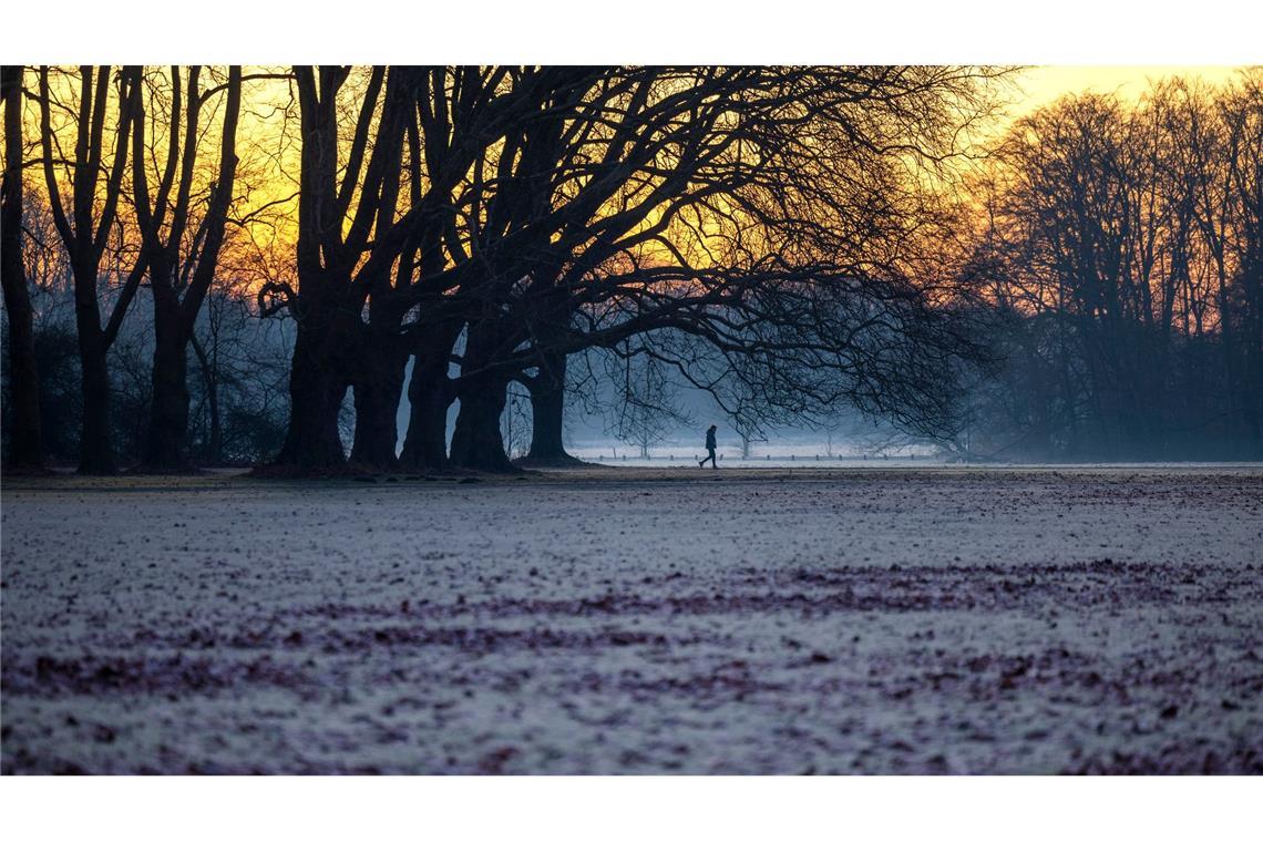 Zum Wochenstart bleibt es sonnig und frostig Die Woche startet in Deutschland vielerorts mit Sonne, Nebel und Frost.