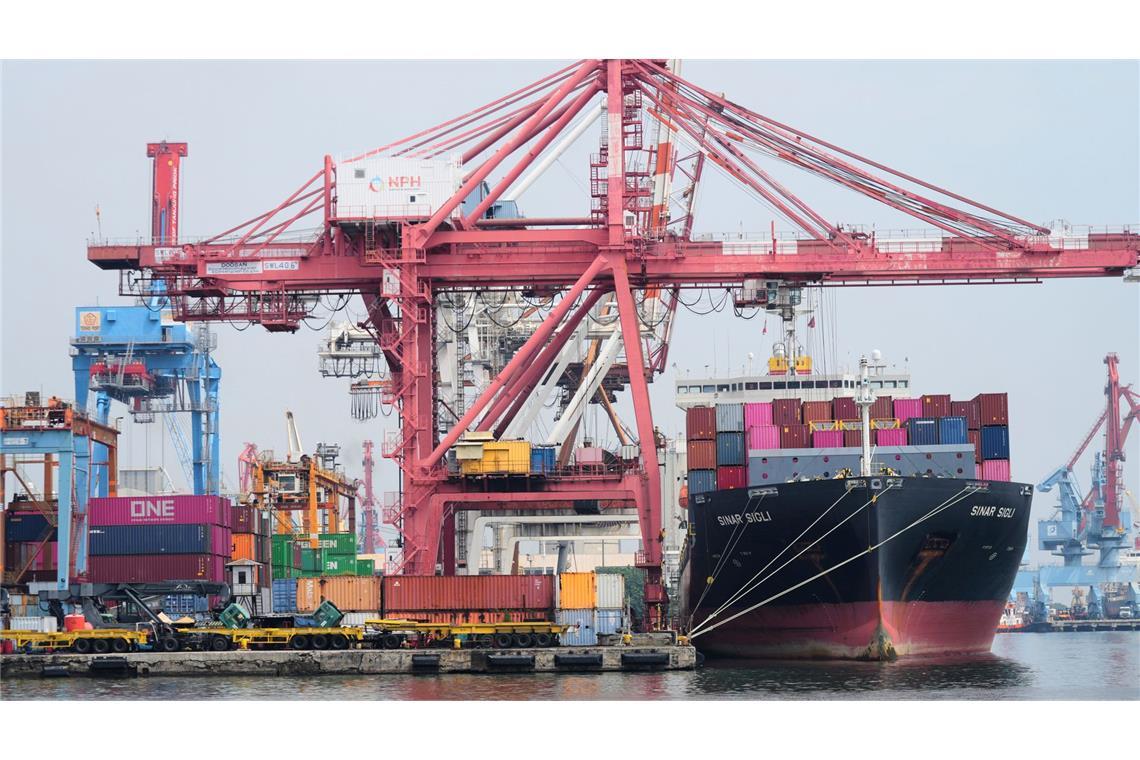 KI-Boom und Zölle: Welthandel legt überraschend stark zu Die WTO rechnet mit einer deutlichen Abkühlung beim Wachstum des Welthandels 2026. (Symbolbild)