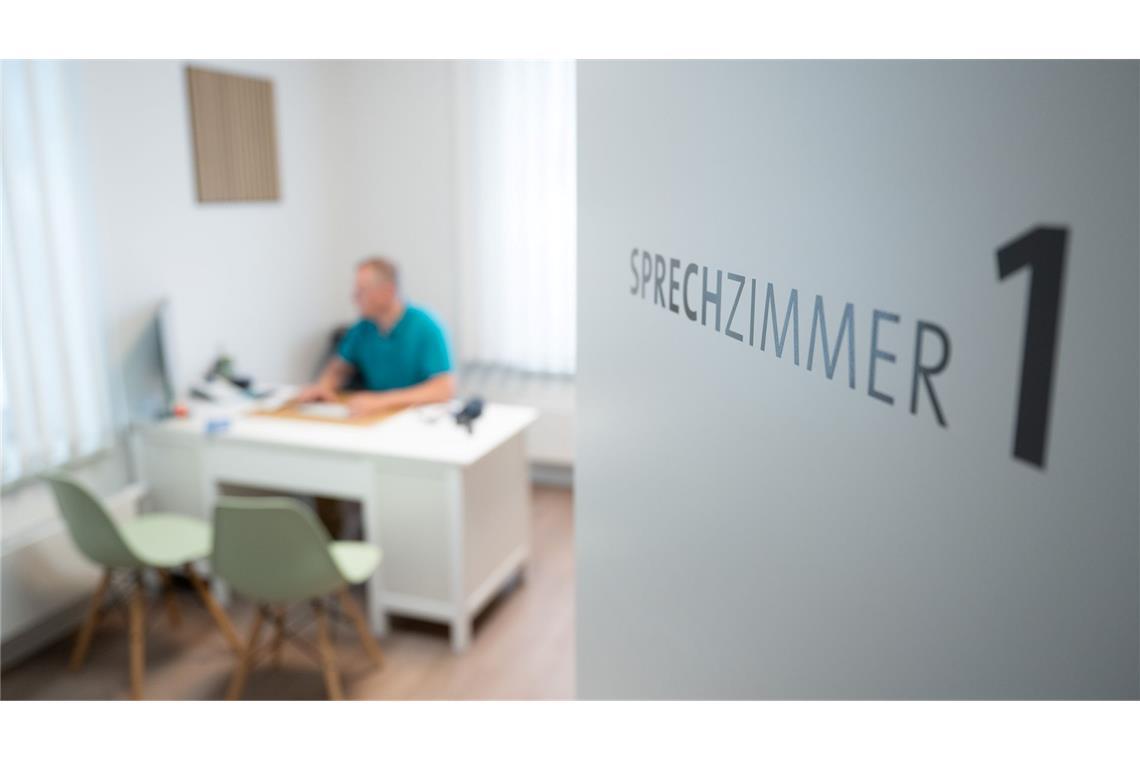 Die Zahl der Ärztinnen und Ärzte ist 2025 weiter gestiegen. (Archivbild)