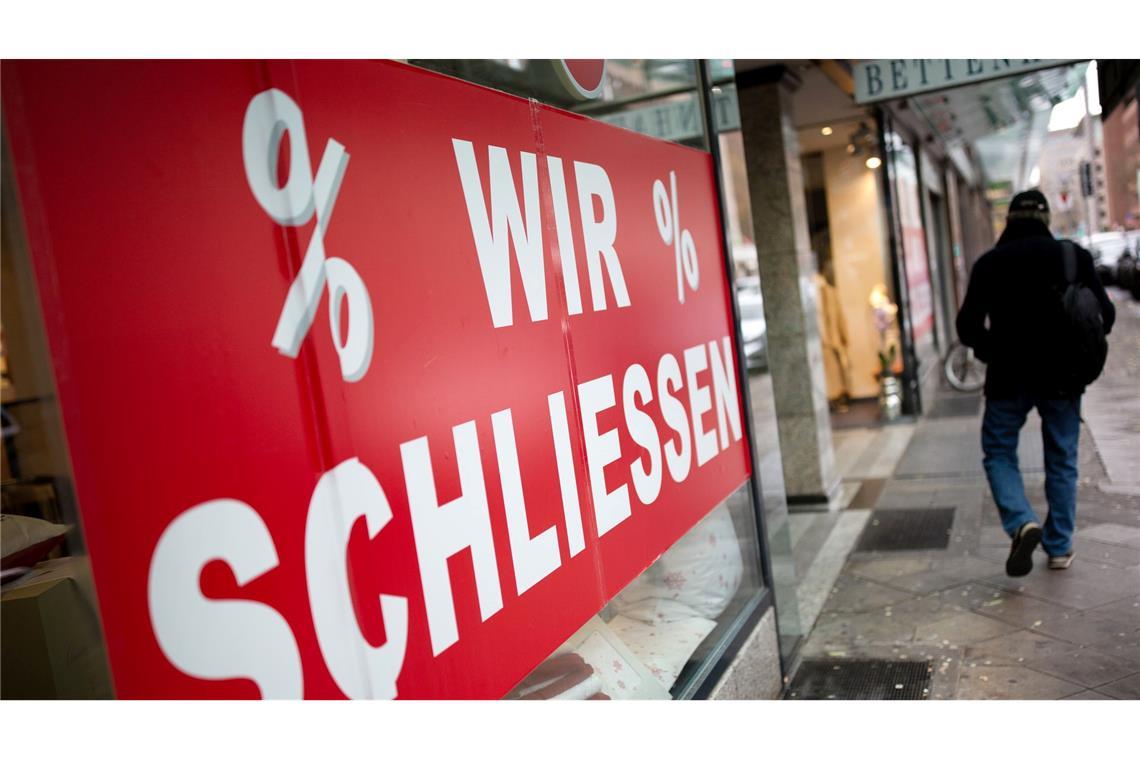 Konsum stockt, Konjunktur stottert Die Zahl der Firmenpleiten steigt zweistellig.
