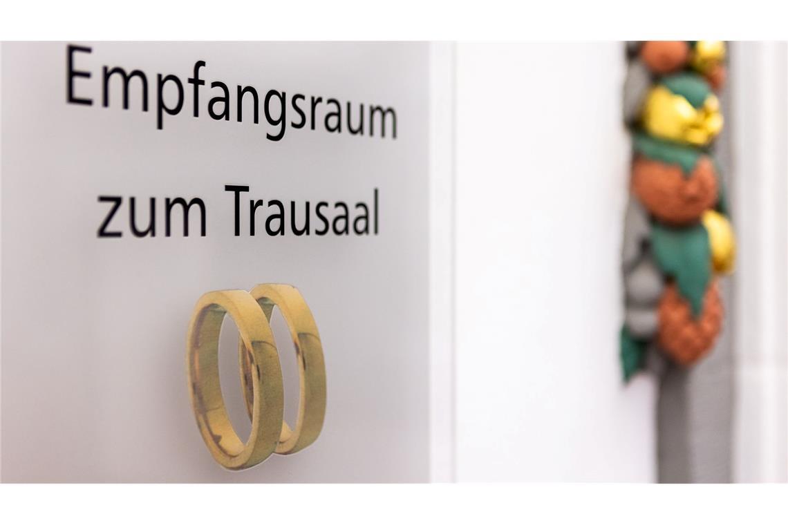 Die Zahl der Hochzeiten fiel auf einen Tiefststand. (Symbolbild)