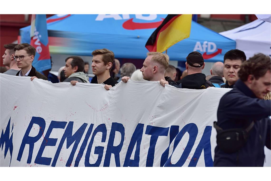 Rechtsextremismus nimmt in Baden-Württemberg deutlich zu Die Zahl der Rechtsextremisten ist in Baden-Württemberg um 28 Prozent gestiegen (Symbolbild)