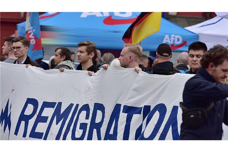 Die Zahl der Rechtsextremisten ist in Baden-Württemberg um 28 Prozent gestiegen (Symbolbild)