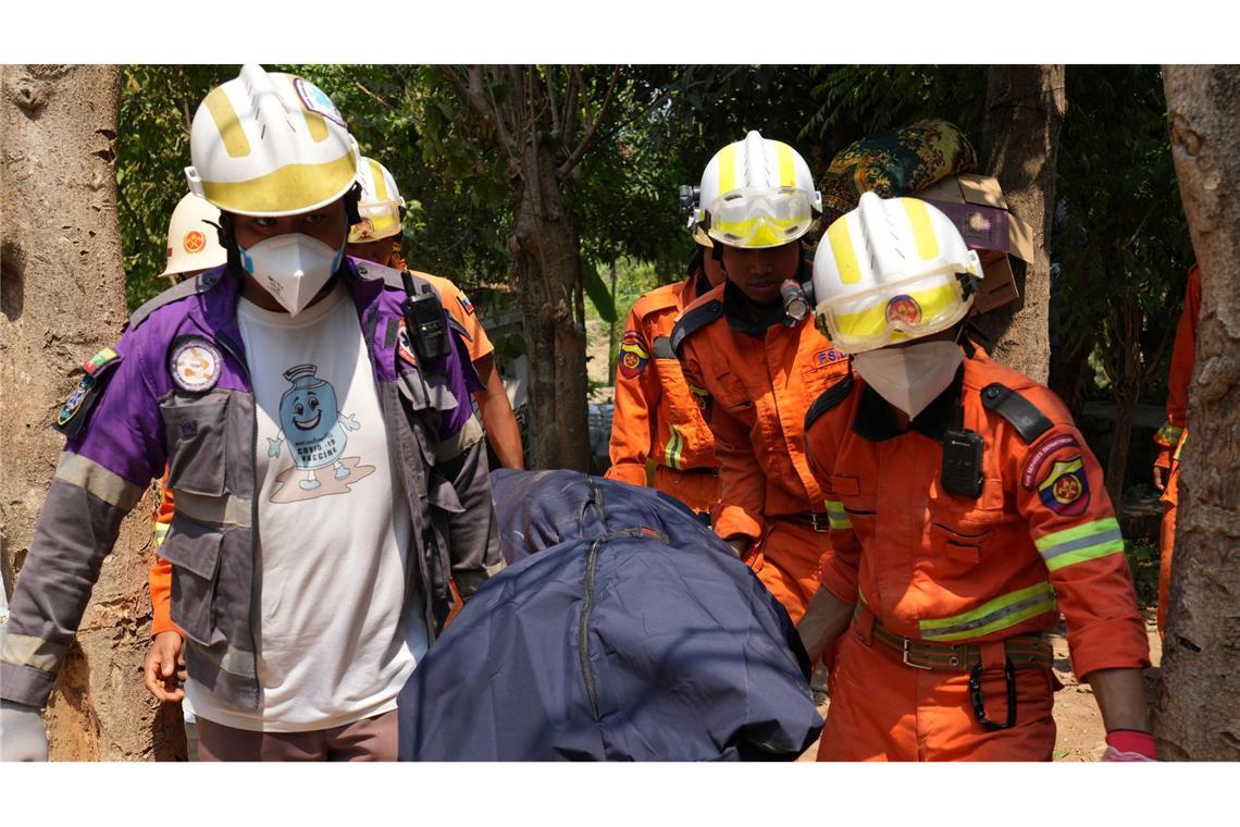 Zahl der Toten in Myanmar steigt: Beben baute sich lange auf Die Zahl der Toten in Myanmar steigt weiter.