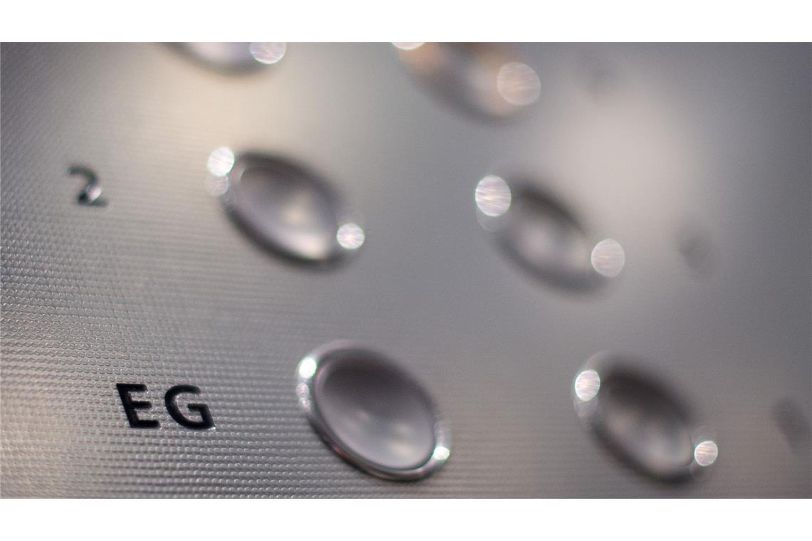 Die Zahl der vom Tüv festgestellten Mängel an Aufzügen ist im vergangenen Jahr gestiegen. (Archivbild)