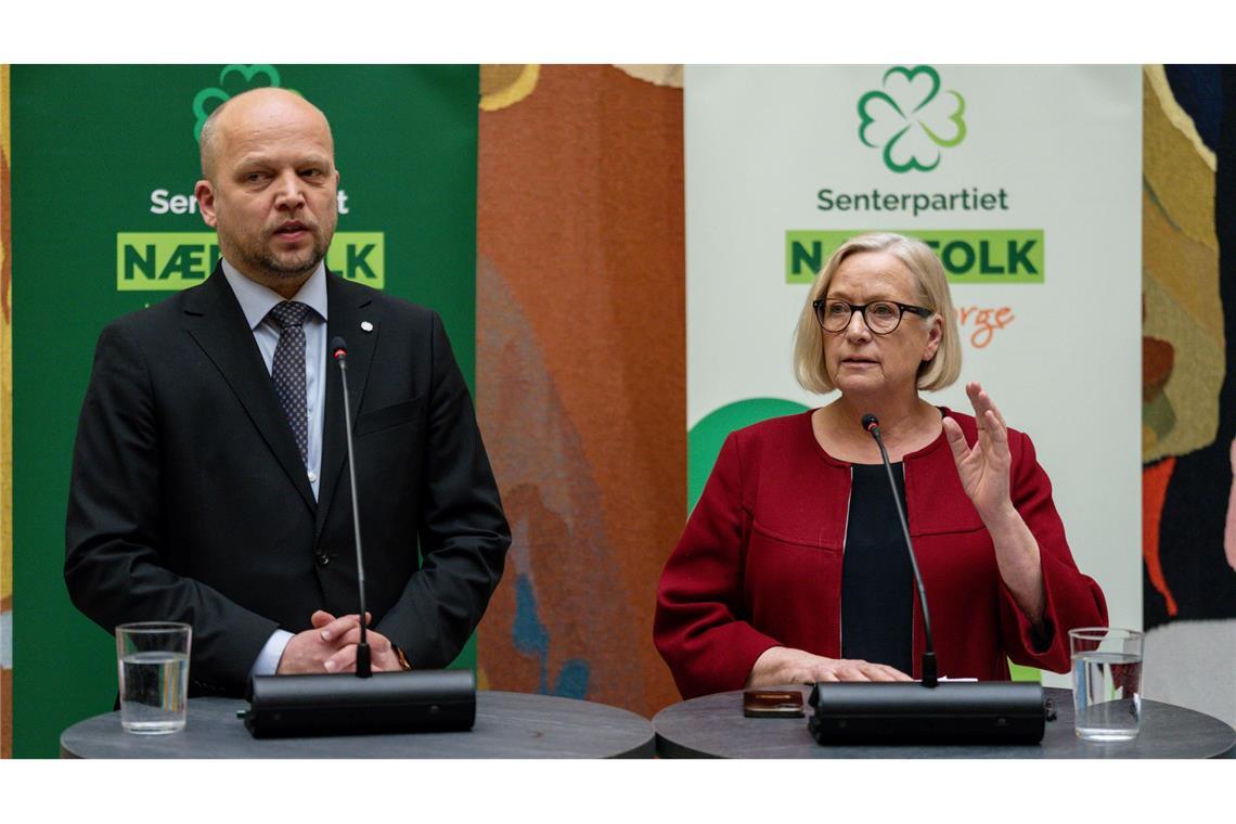 Regierungskoalition in Norwegen zerbrochen Die Zentrumspartei um Finanzminister Trygve Slagsvold Vedum (links) schert aus der Regierung aus.