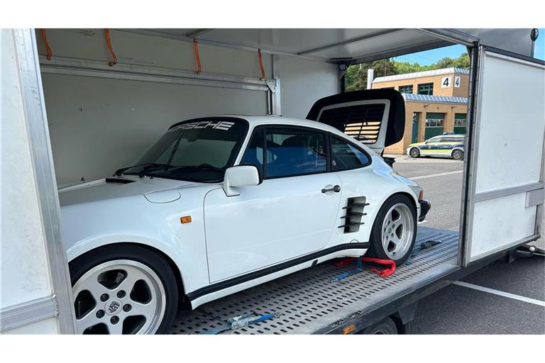 Die Zollbeamten stellten den Porsche sicher.