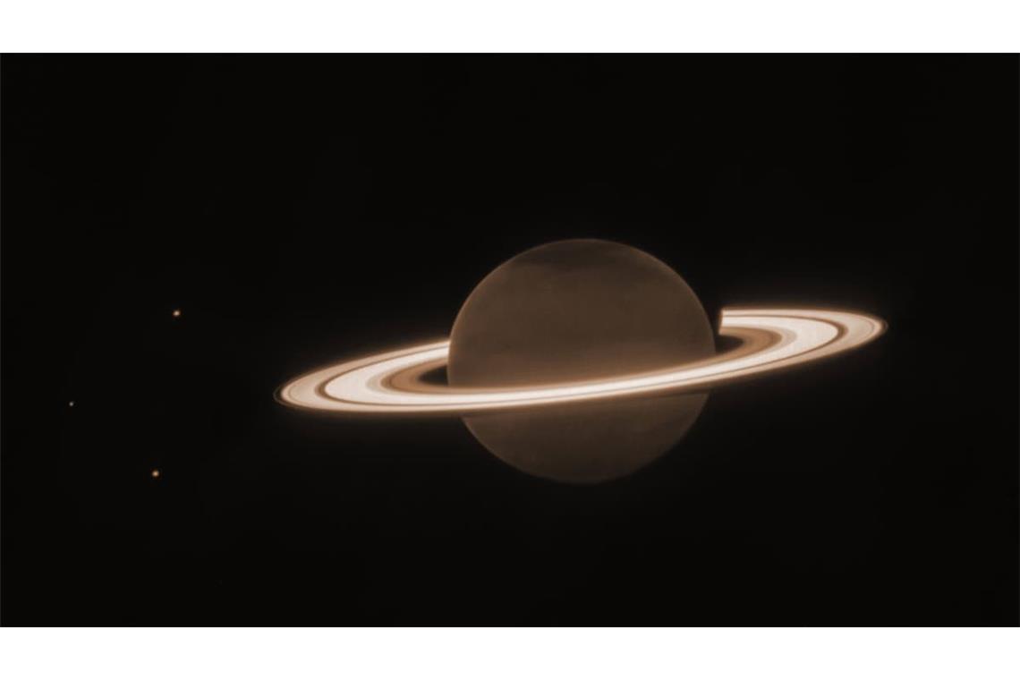 Diese Nasa-Aufnahme des James Webb Space Telescop vom 25. Juni 2023 zeigt den Saturn mit seinen markanten Ringen.