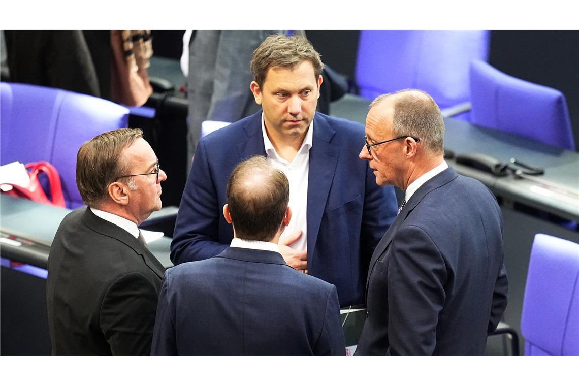 Wie könnte das neue Kabinett aussehen? Diese Vier treffen sich möglicherweise bald am Kabinettstisch im Kanzleramt wieder. (Archivbild)
