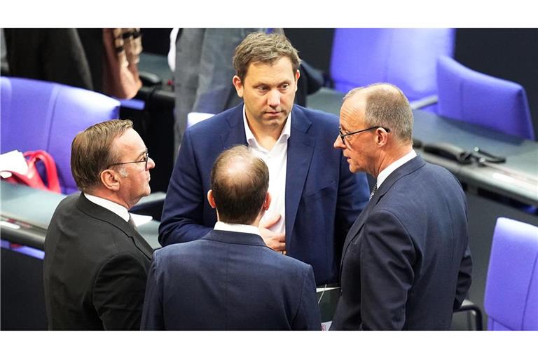 Diese Vier treffen sich möglicherweise bald am Kabinettstisch im Kanzleramt wieder. (Archivbild)
