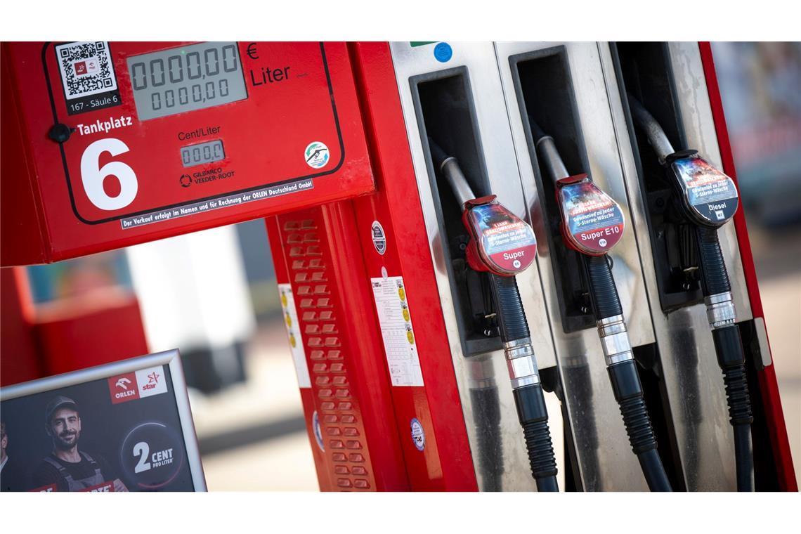 Diesel ist so teuer wie nie zuvor im bundesweiten Tagesdurchschnitt. (Archivbild)