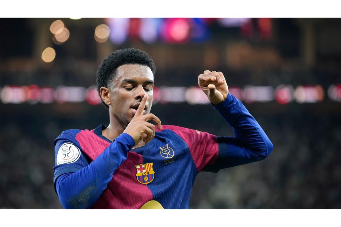 Ter Stegen jubelt mit: Erster Barça-Titel unter Flick Dieser Auftritt von Alejandro Balde und Co. lässt Kritiker verstummen.