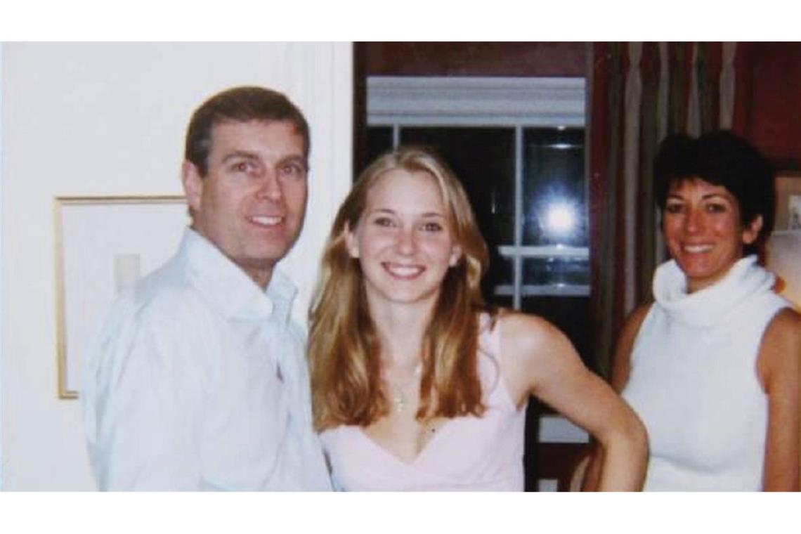 "Genug ist genug" - Der tiefe Fall von Prinz Andrew Dieses Foto zeigt Andrew mit Giuffre. (Archivbild)