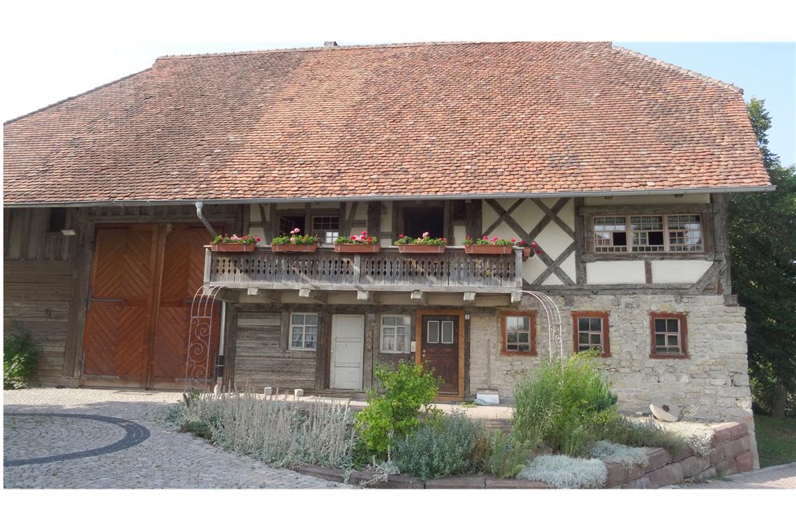 Immer mehr alte Bauernhäuser verschwinden Dieses Gebäude in Bösingen (Kreis Rottweil) wurde 1566 gebaut und gehört damit ebenfalls zu den ältesten Bauernhäusern im Südwesten. Es wurde 2003 aufwändig saniert.