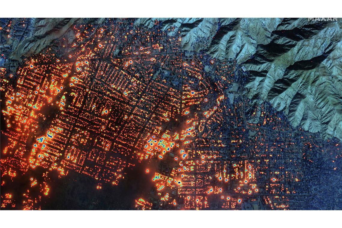 Bilder des Tages Dieses von Maxar Technologies bereitgestellte Satellitenbild zeigt das Eaton-Feuer am Mittwoch, 8. Januar 2025, in Altadena, Kalifornien.