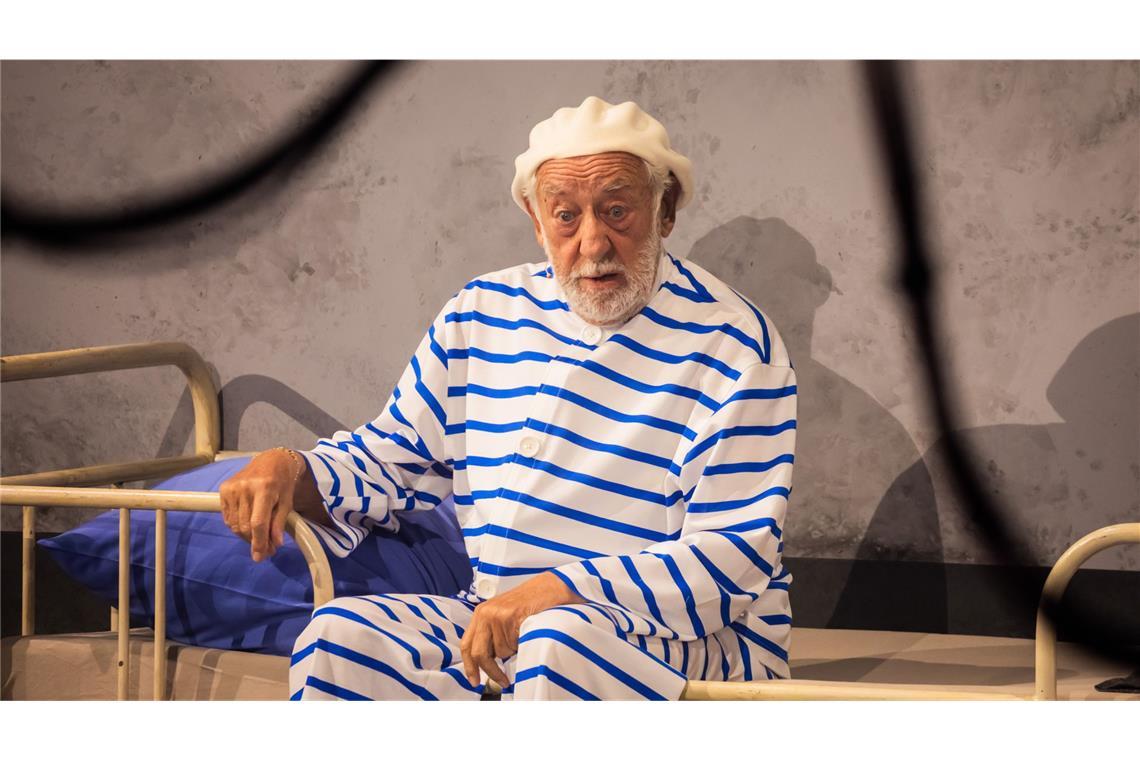 Dieter Hallervorden wehrt sich gegen Kritik an umstrittenem Sketch Dieter Hallervorden verwendete in seinem Sketch das „N-Wort“ und das „Z-Wort“ – und sieht sich seither Rassismus-Vorwürfen ausgesetzt.