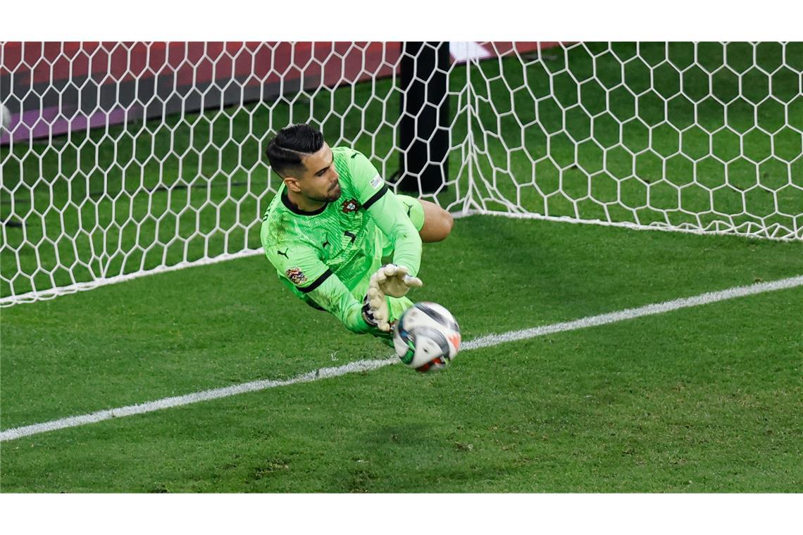 Im Elfmeterschießen: Portugal besiegt Spanien Diogo Costa hielt den entscheidenden Elfmeter.