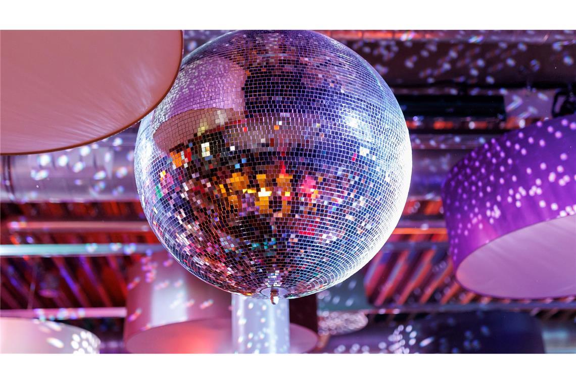 Der drohende Untergang des Nachtlebens Discokugel adieu? Von einem Clubsterben ist derzeit öfter die Rede - der Nachtleben-Markt hat einige Probleme. (Archivbild)