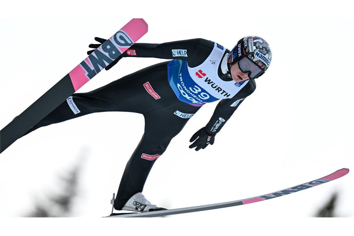 Das fatale Material-Doping der Norweger Disqualifikation nach dem Wettbewerb von der Großschanze: Marius Lindvik