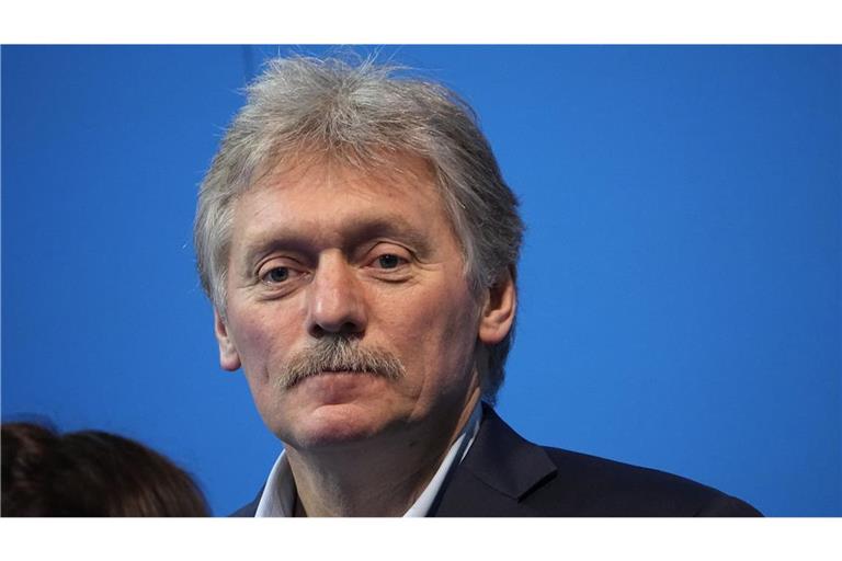Dmitri Peskow hofft, dass die Memoranden beider seiten für ein Kriegsende besprochen würden. (Archivbild)