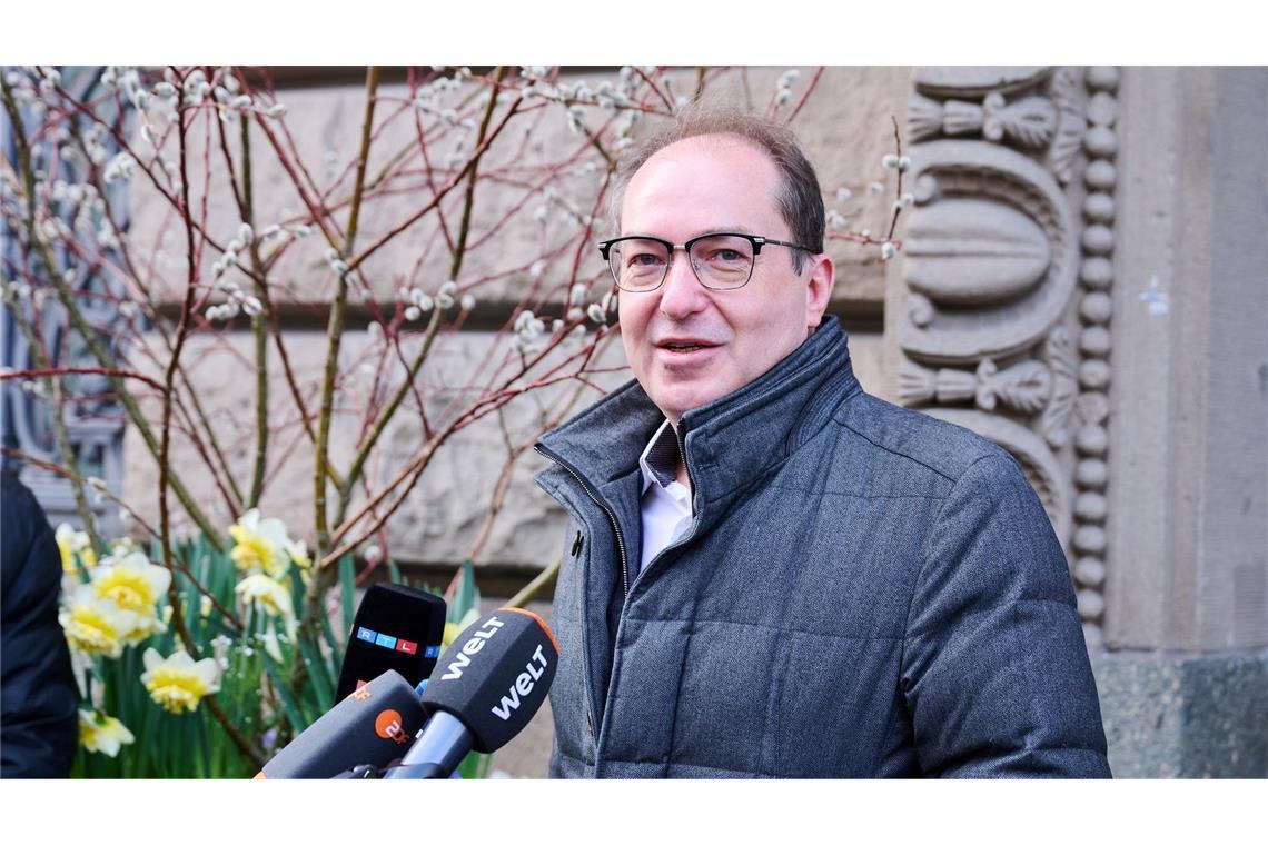 Union und SPD: Fortschritt bei Finanzen - aber "viel zu tun" Dobrindt sieht Bewegung beim Thema Finanzen.