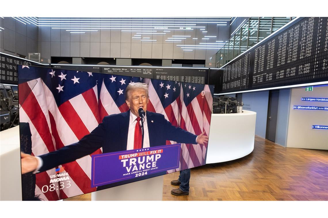 Wie Finanzmärkte und Ökonomen auf die US-Wahl reagieren Donald Trump gewinnt die US-Präsidentschaftswahl - berichtet die Nachrichtenagentur AP unter Berufung auf Erhebungen und Prognosen.